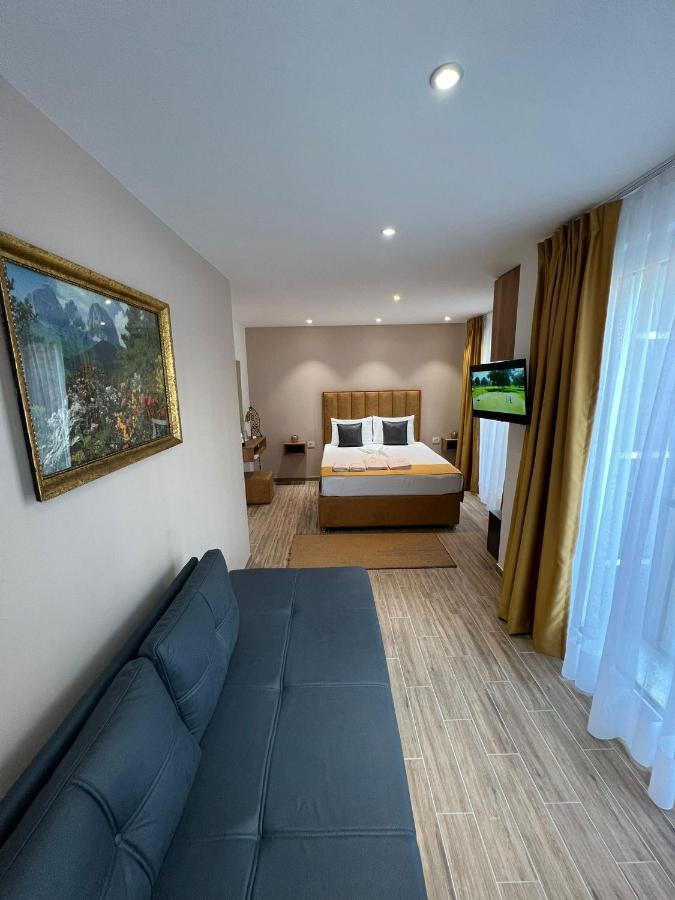 סטרוגה Comfort Hotel מראה חיצוני תמונה