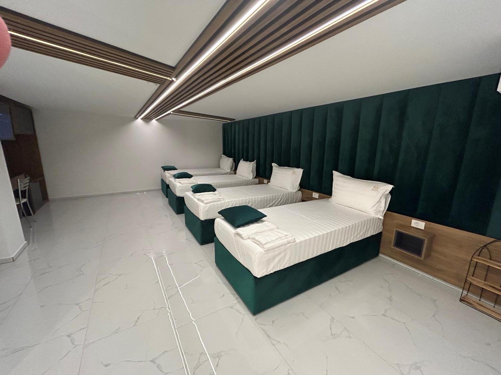 סטרוגה Comfort Hotel מראה חיצוני תמונה