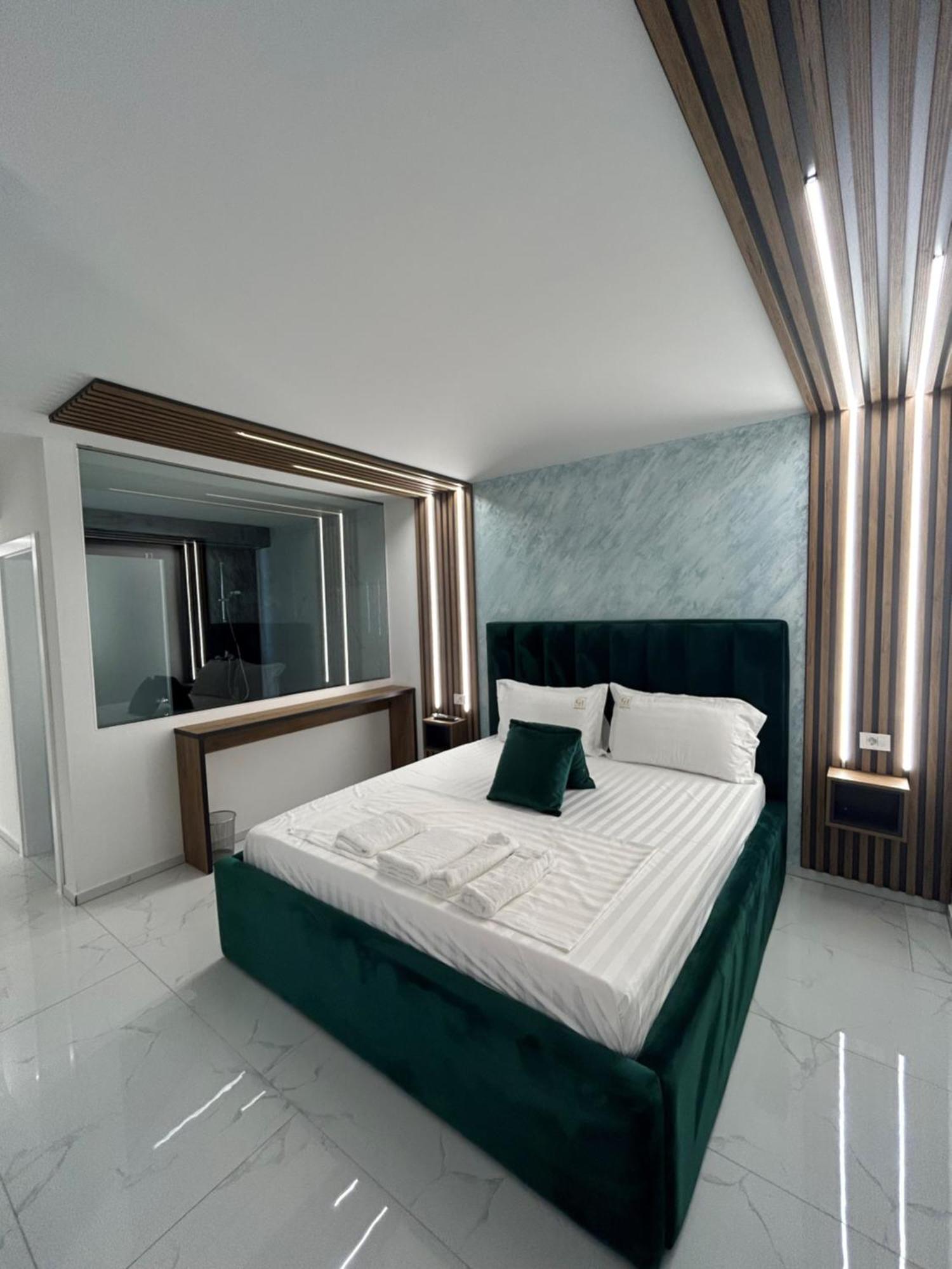 סטרוגה Comfort Hotel מראה חיצוני תמונה