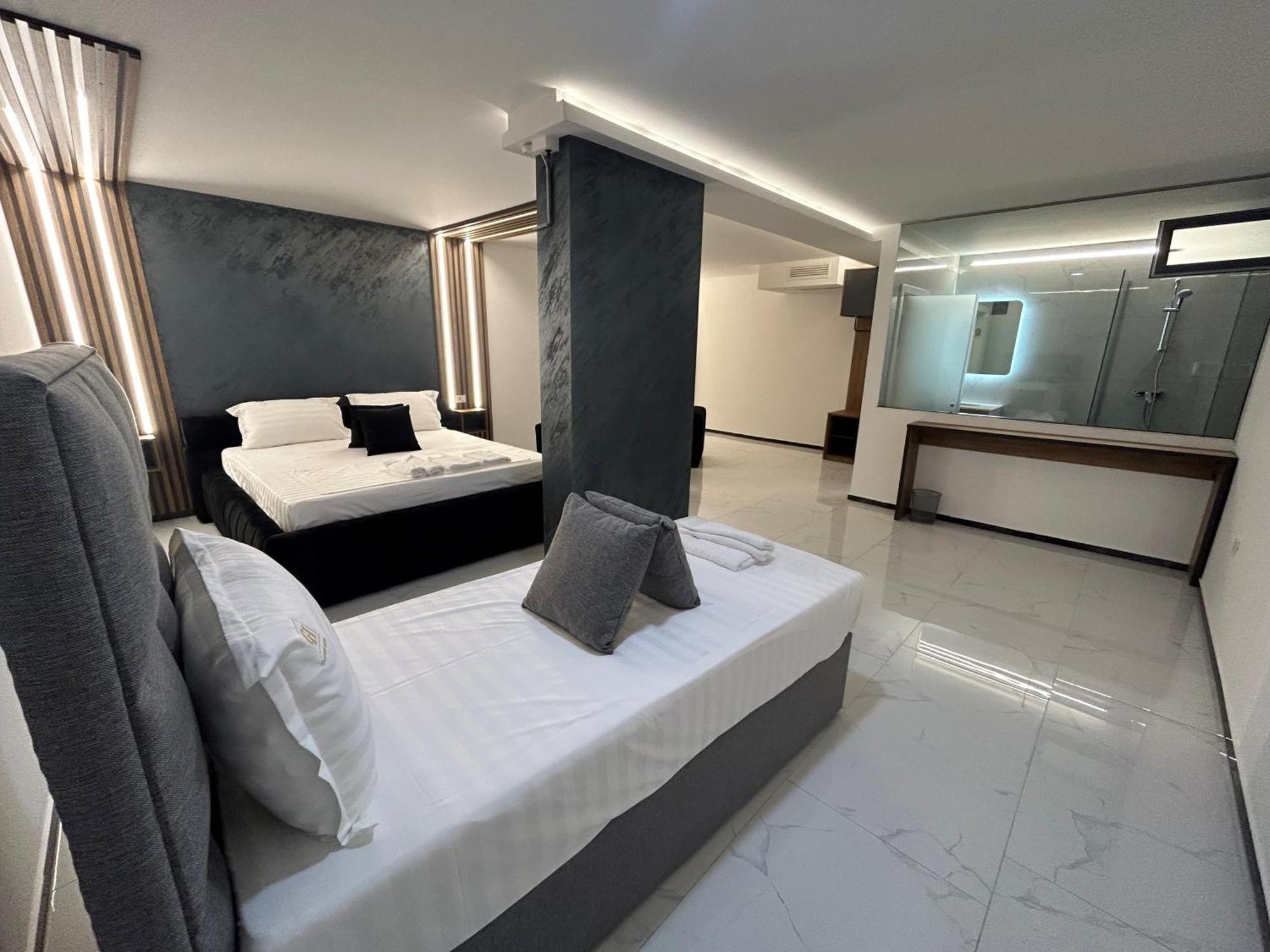 סטרוגה Comfort Hotel מראה חיצוני תמונה