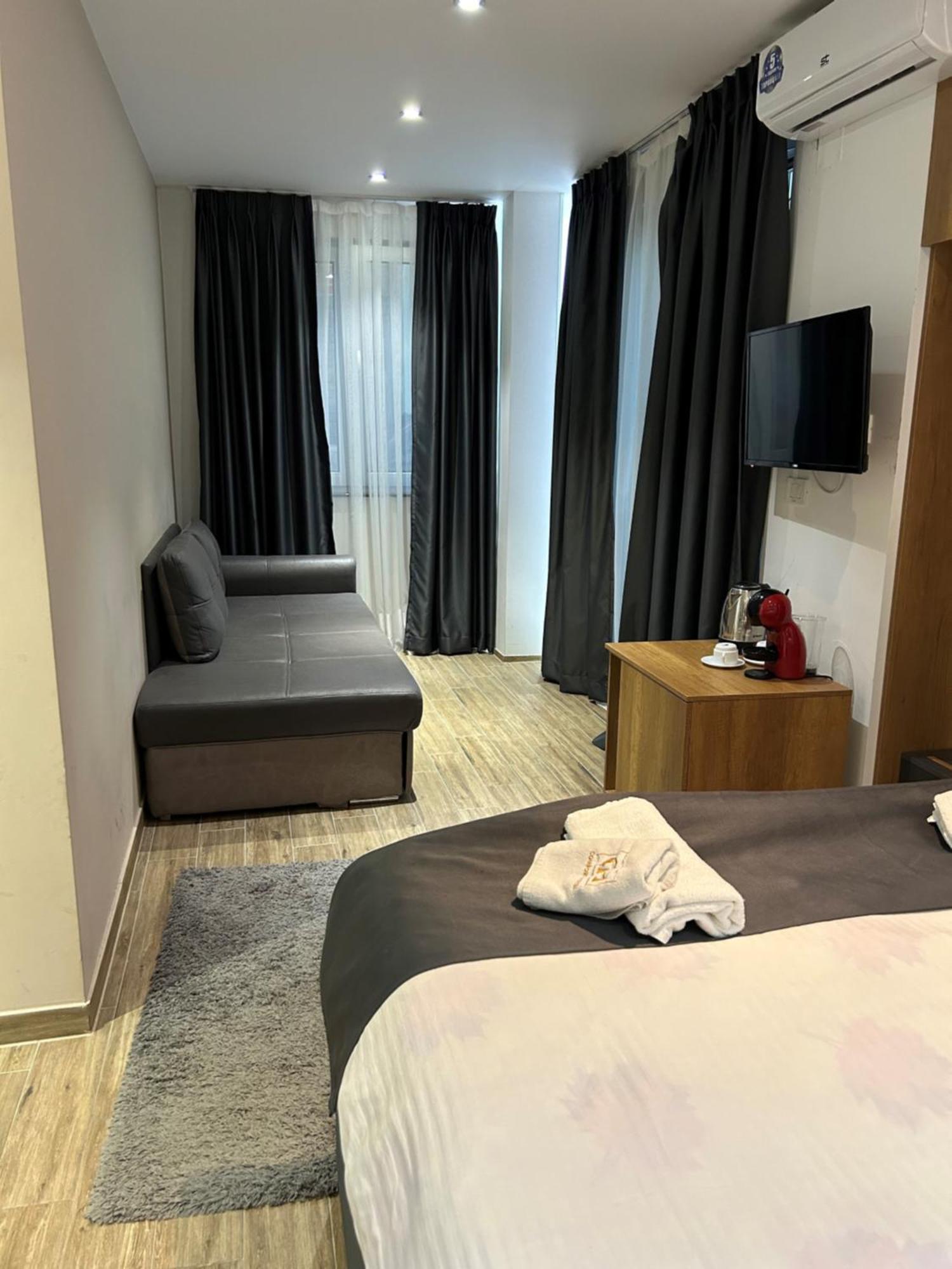 סטרוגה Comfort Hotel מראה חיצוני תמונה