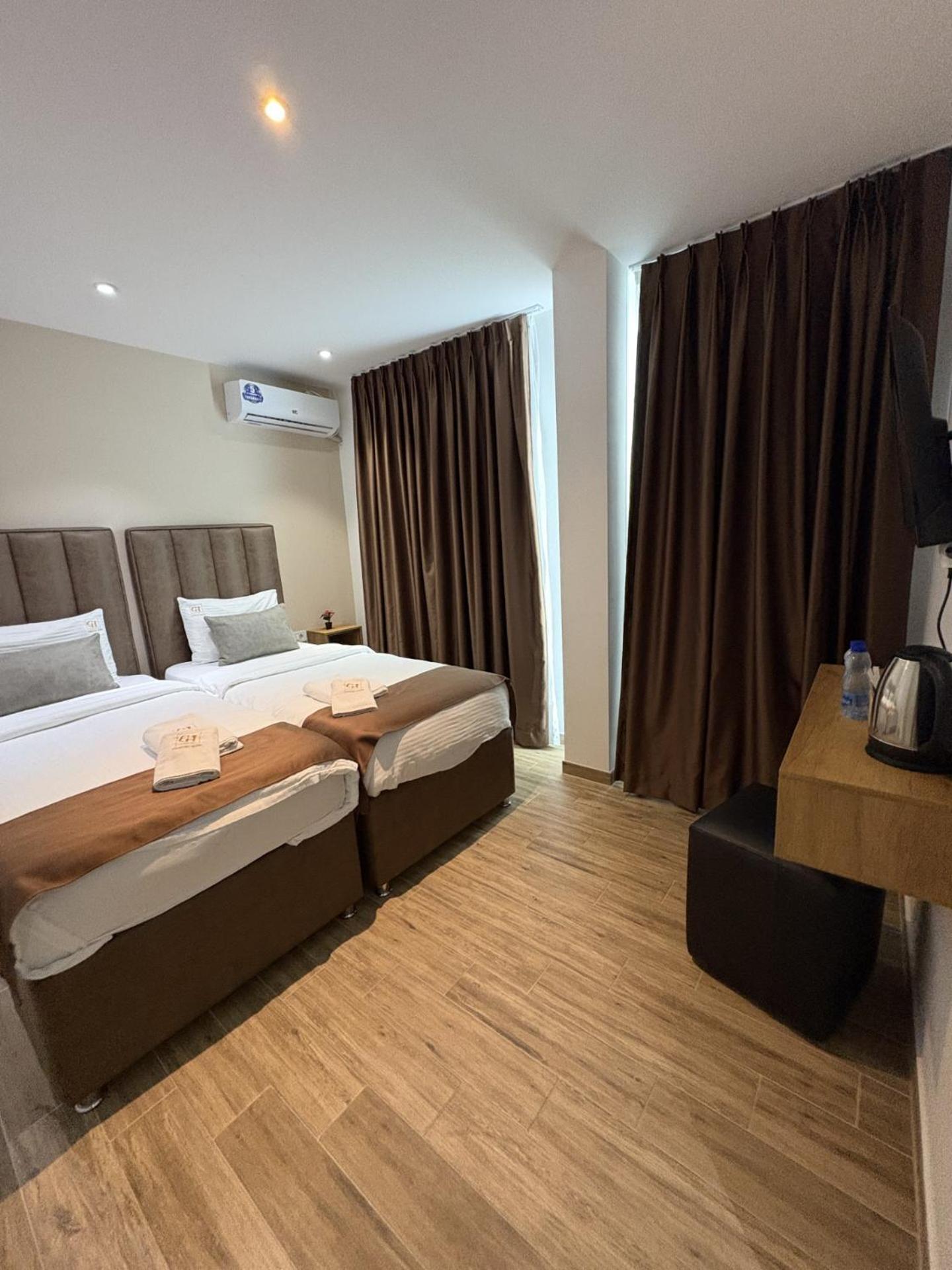 סטרוגה Comfort Hotel מראה חיצוני תמונה