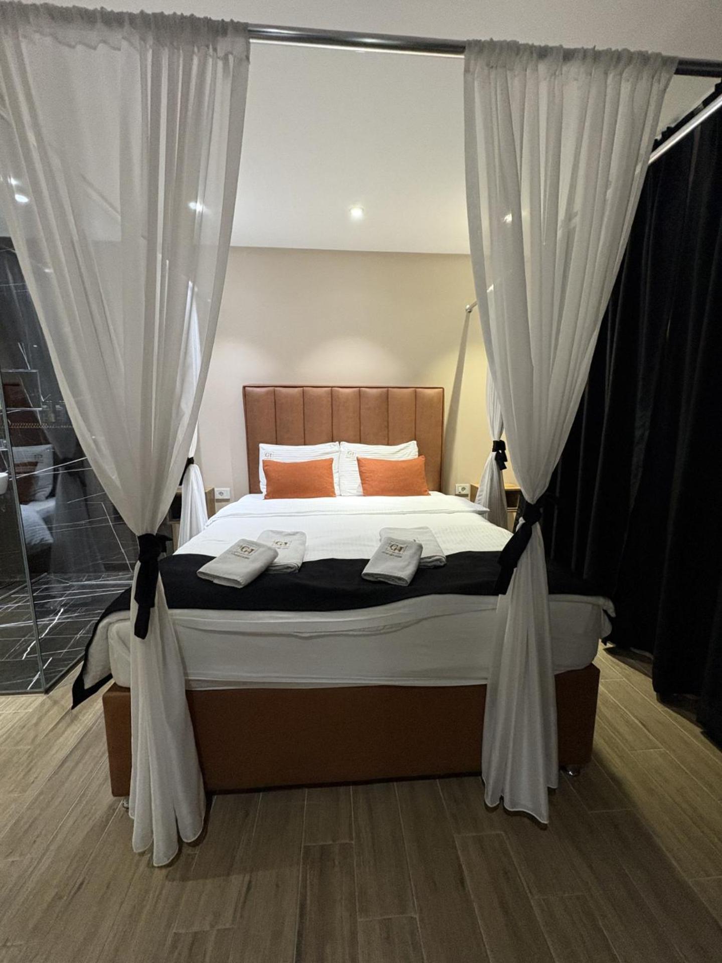 סטרוגה Comfort Hotel מראה חיצוני תמונה