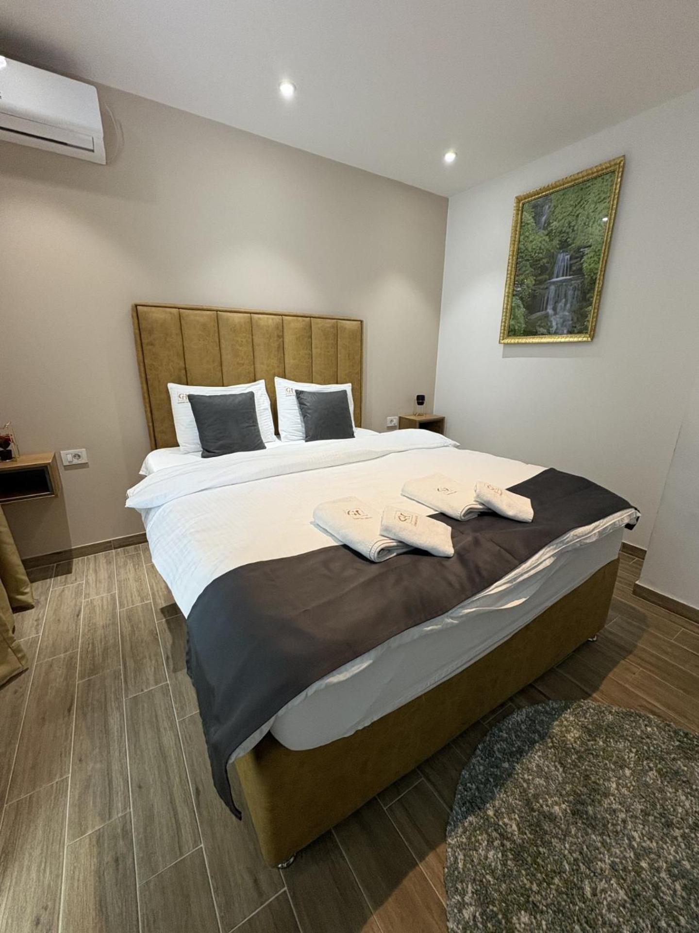 סטרוגה Comfort Hotel מראה חיצוני תמונה